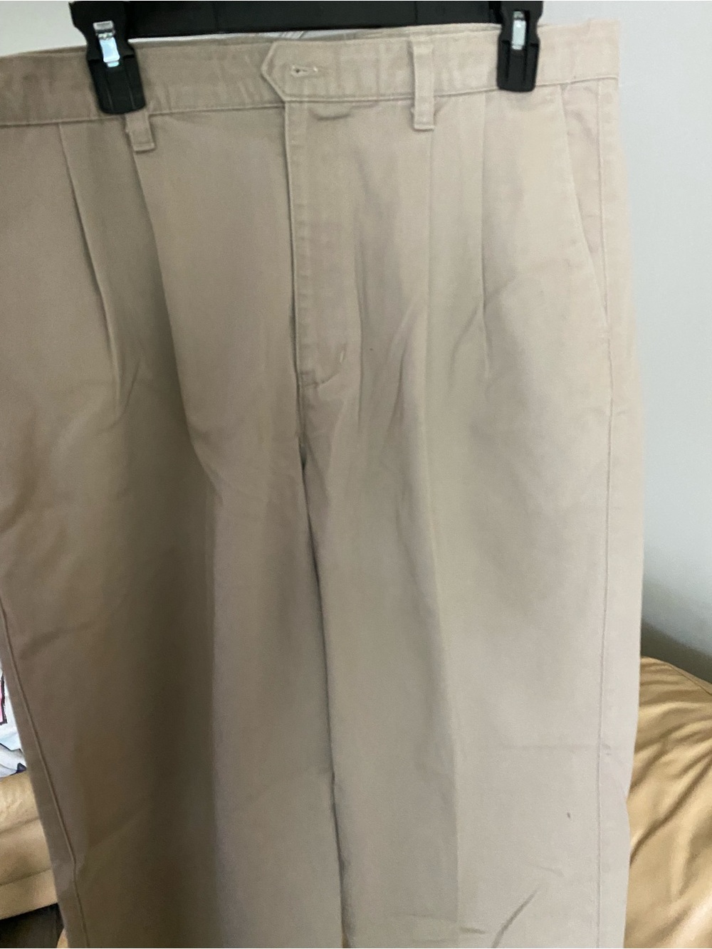Dockers Men's Pleated Chino Pants in Khaki Tan